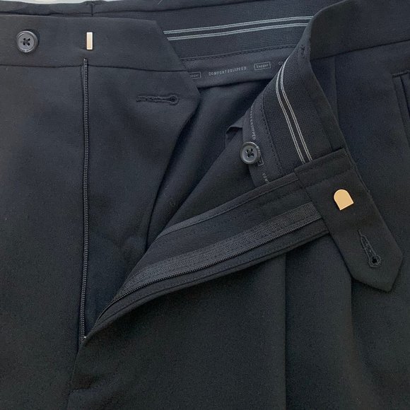 T40 Haggar Men’s Black Pleated & Cuffed Dress Pant, 42wx30L (never worn) NWOT - Picture 2 of 7